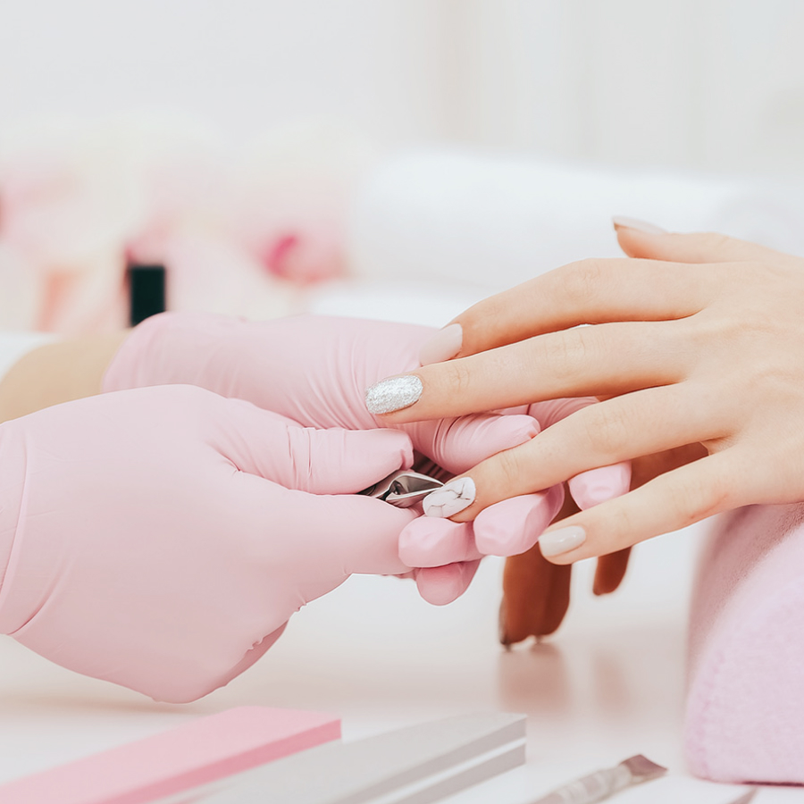THE NAIL LOUNGE